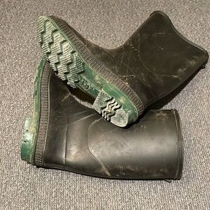 “Duck” boots size 7 adult male 

waterproof outdoor camp adventure hunting work